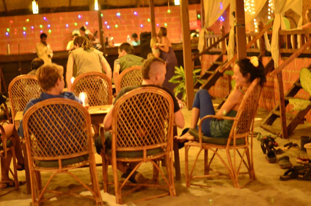 Sea Bird Beach Cafe & Cottages Морджим Экстерьер фото