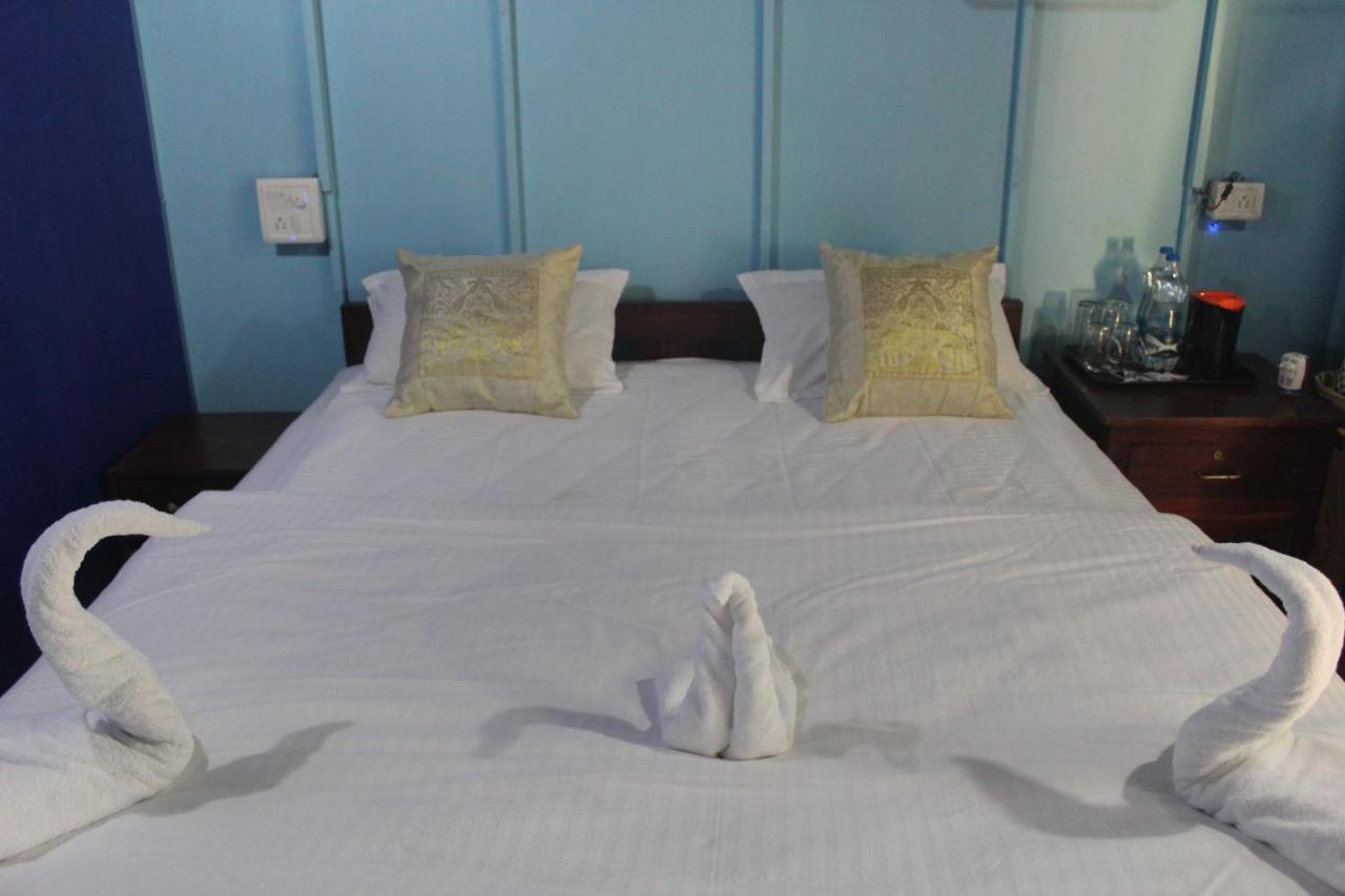 Sea Bird Beach Cafe & Cottages Морджим Экстерьер фото